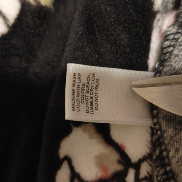 🌸Nicole Miller Pajamas - Picture 13 of 13